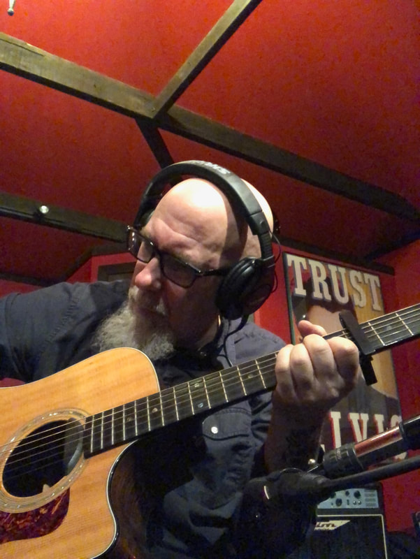 Guitar player Gary Sunshine 
